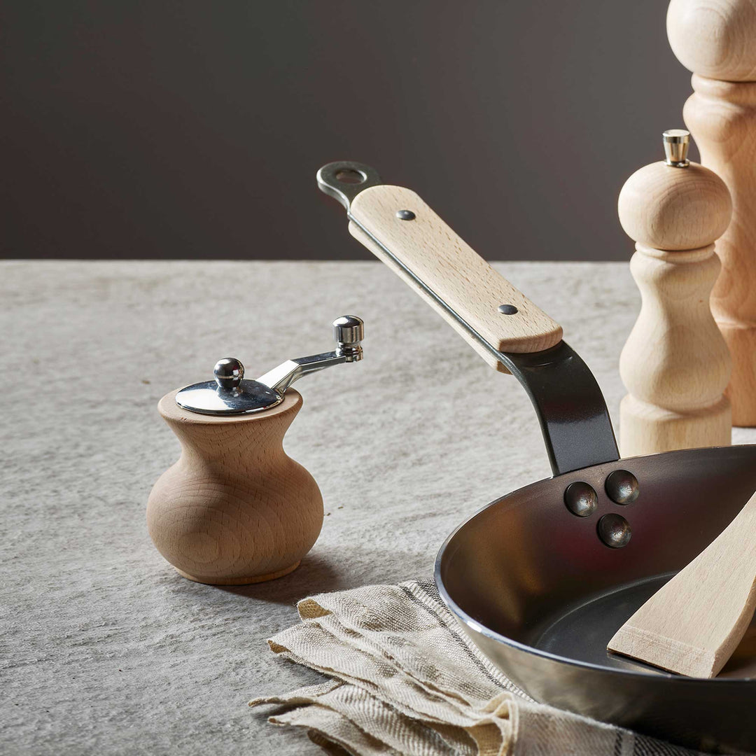 DE BUYER small salt mill with crank BOOGIE light wood