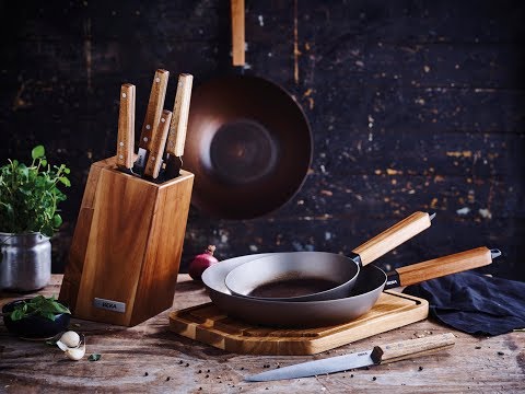 BEKA iron pan NOMAD 24 cm carbon steel frypan with acacia wood handle